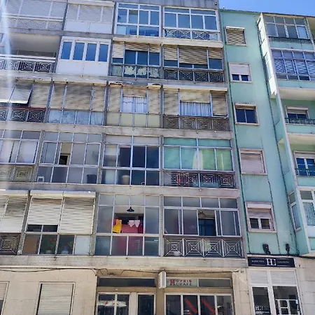 Lisbon, Authentic In Penha De Franca דירה *