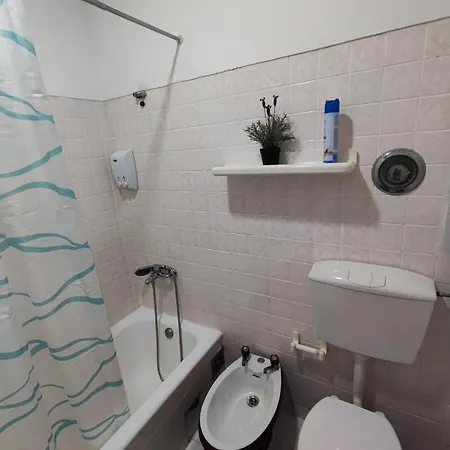 Apartment Lisbon Room In Penha De Franca Lisbon *